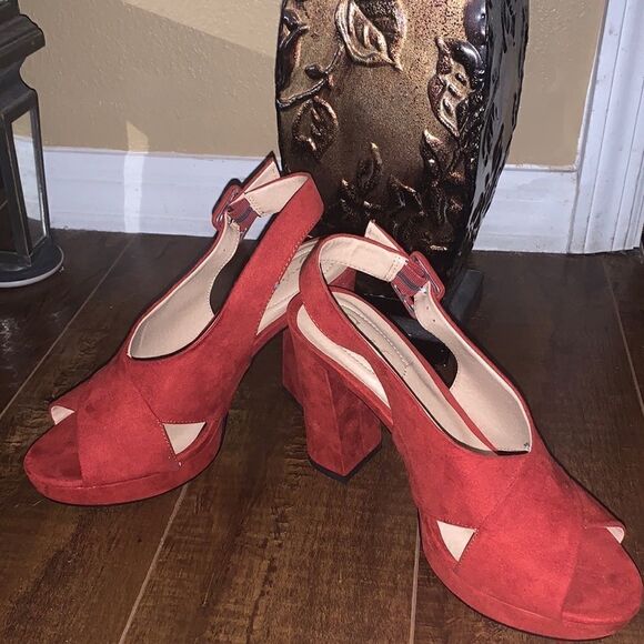 Suede platform heels 8 Wide - Picture 1 of 7